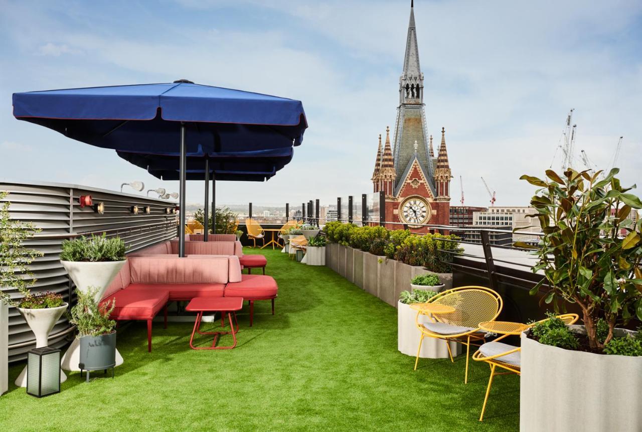 The Standard London Hotel Exterior photo The rooftop garden at the Standard London